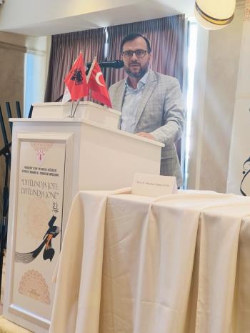 DEKANIMIZ ARNAVUTLUK’TA MEVLİD-İ NEBİ HAFTASI MÜNASEBETİYLE KONFERANSLAR VERDİ